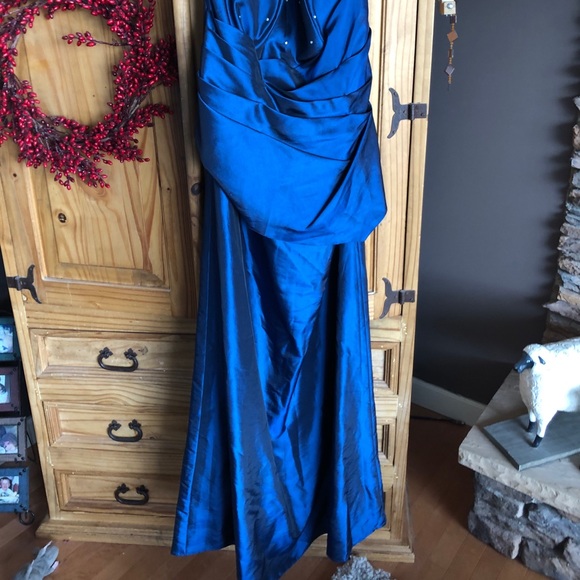 Beautiful Grad Dress - Picture 5 of 5